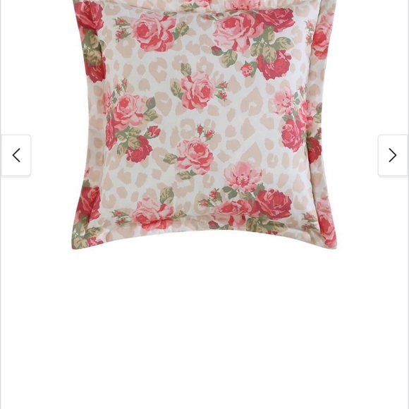 Betsey Johnson roses full/queen comforter set - Picture 2 of 3